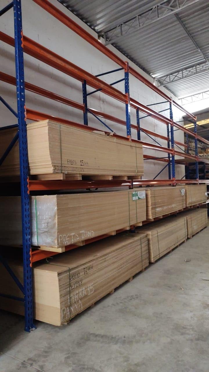 Interior da Fábrica Metalúrgica Passos